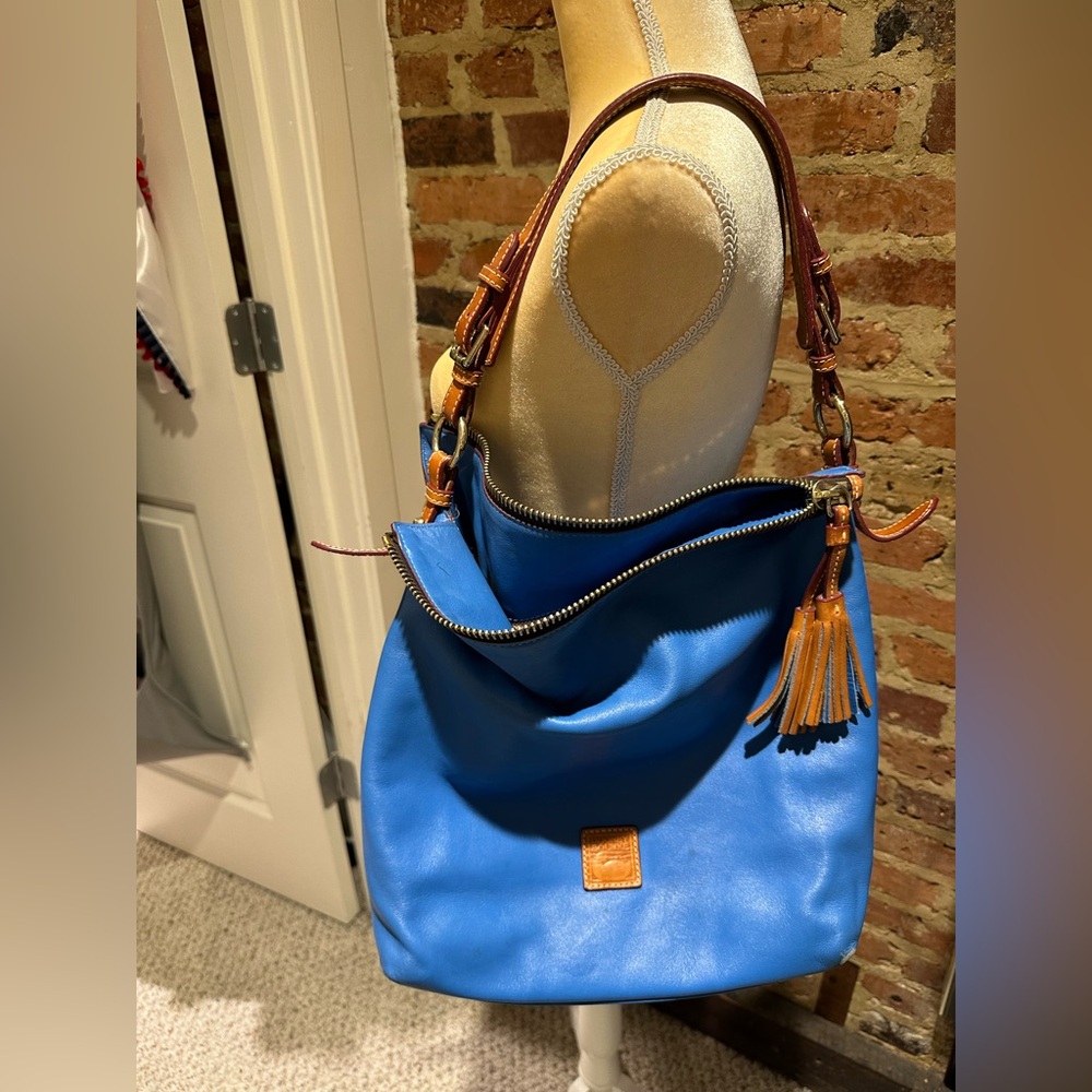 Dooney & Bourke Blue Leather Women's Shoulder Bag